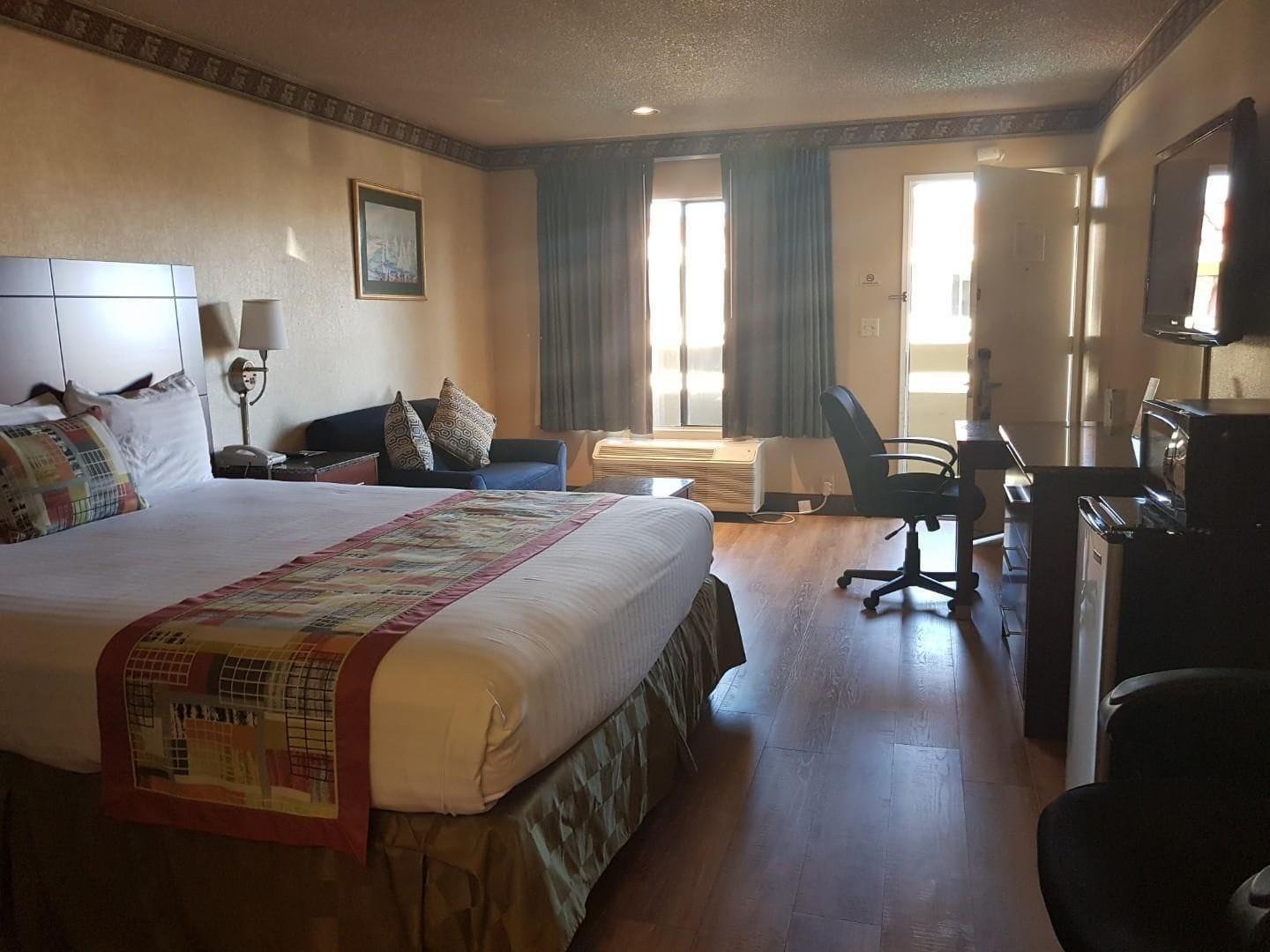 Travelodge By Wyndham Costa Mesa Newport Beach Hacienda Экстерьер фото